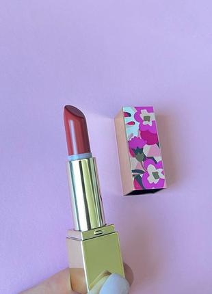 Помада estée lauder