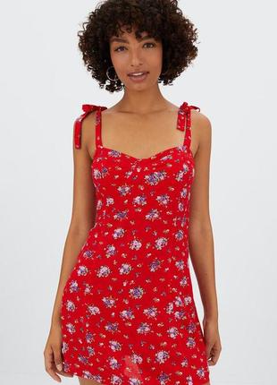 Платье stradivarius, короткое красное платье stradivarius, платье в цветочек stradivarius