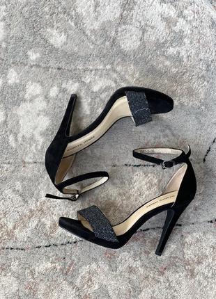 Сандалі,підбори