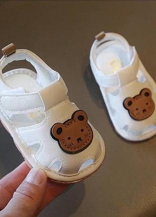 Босоніжки для малюків