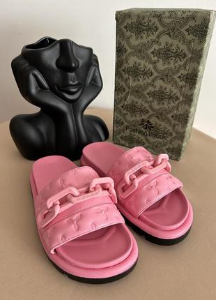 Шлепки розовые