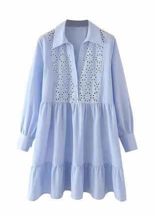 Zara короткое летнее ярусное пышное платье-рубашка с вышивкой из прошвы ришелье голубого белого цвета s m /44 46 /36 38