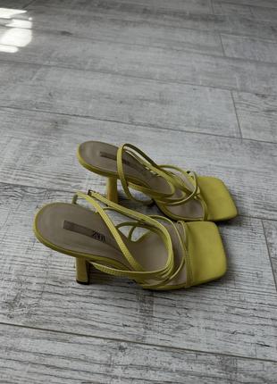 Босоножки zara