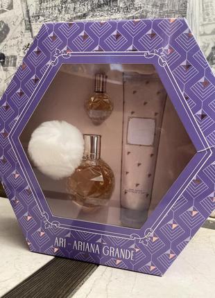 Парфуми Ariana grande god is a woman