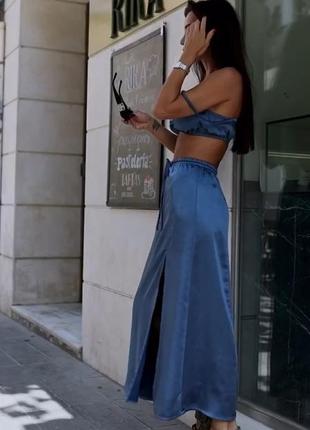 Костюм — двійка жіноча зі спідницею, літній, топ, спідниця завдовжки міді, сатиновий, однотонний, синій