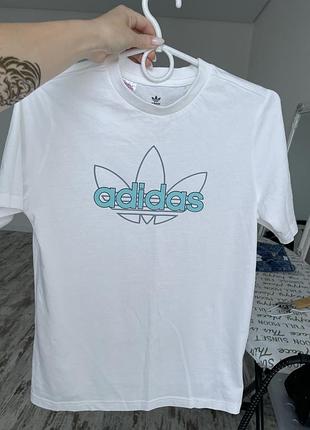 Футболка adidas