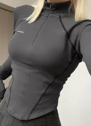 Топ с рукавами