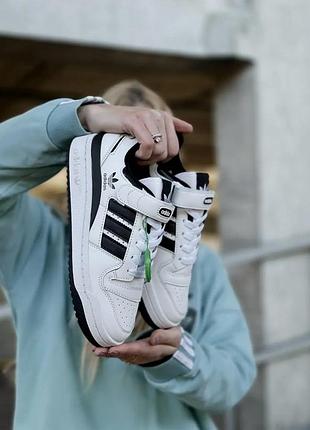 Женские кроссовки adidas forum low (кожа)