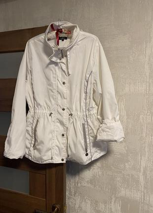 Куртка, вітровка