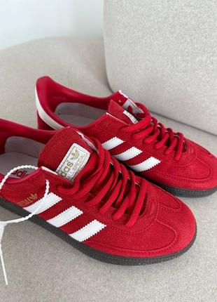 Женские кроссовки adidas spezial red