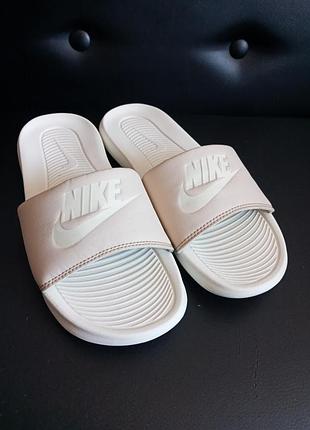 Капці жіночі nike shox pursuit running shoe.