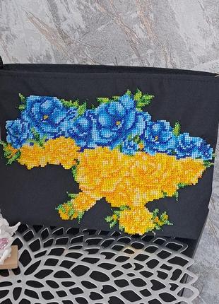 Косметичка вишита бісером