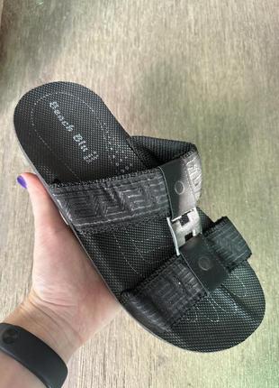 Новые мужские шлепки