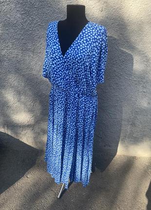 Платье большого размера