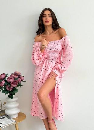 Женское платье с разрезом