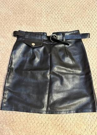 Шкіряна спідниця