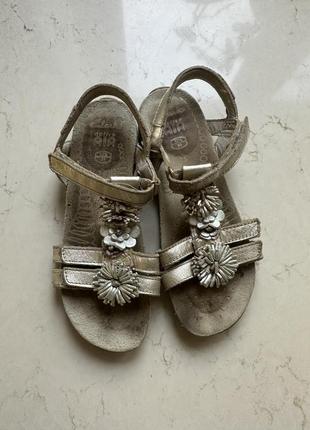 Блискучі босоніжки, сандалі clarks р-р uk12,5f, eur31