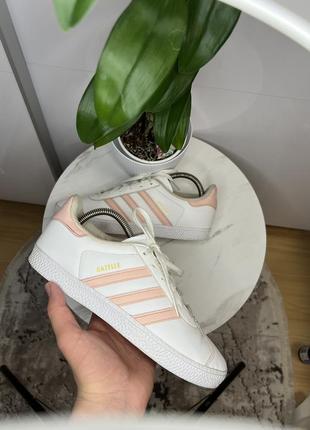 Жіночі кросівки adidas gazelle