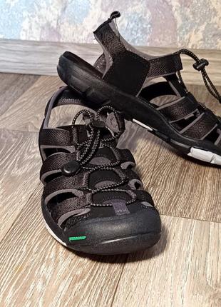 Сандалі , босоніжки, капці  karrimor