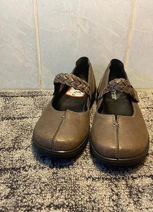 Шкіряні туфлі hotter 39р