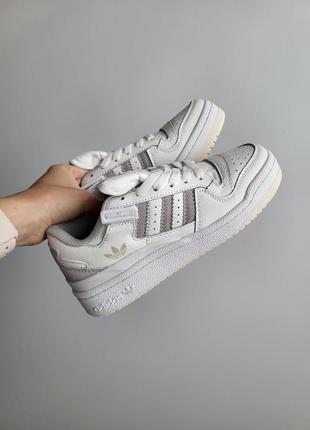 Женские кроссовки adidas forum