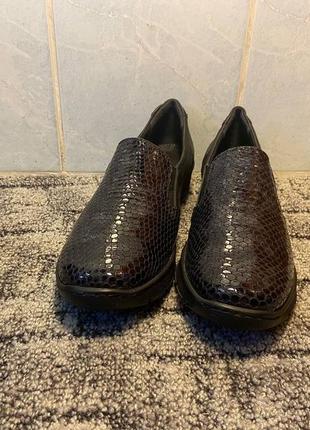 Кожаные кроссовки pavers 40р