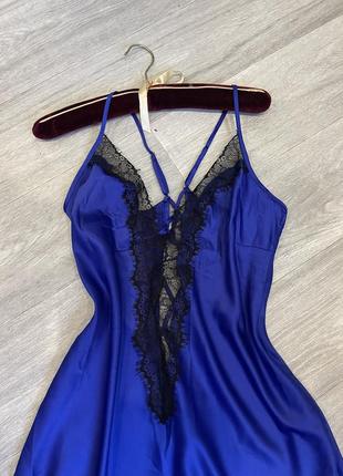 Синий атласный пеньюар ночнушка ночная рубашка новый с черным кружевом короткий мини
