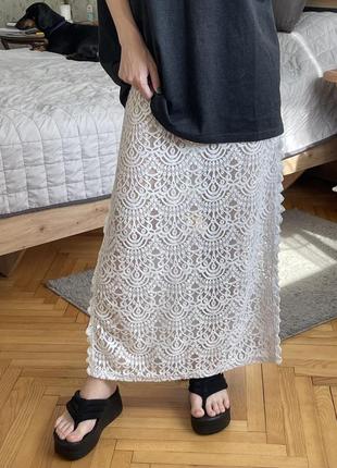 Прозора кружевʼяна довга спідниця
