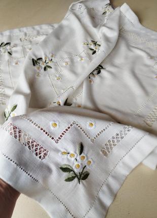 Знижка 🤩європейська якість 👌🤩🌼 невелика лляна скатертина, 82х82, з вишивкою і мережкою🌼😍👍