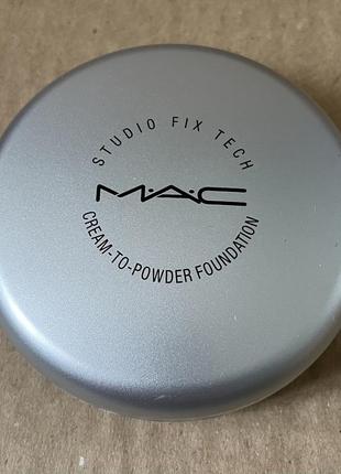 Mac studio fix tech cream-to-powder компактна тональна основа для обличчя nw30, 10gr