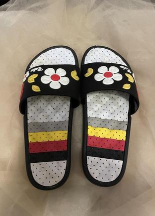 Шльопанці