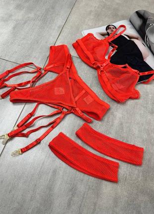 Красный эротический сексуальный комплект с поясом и гартерами