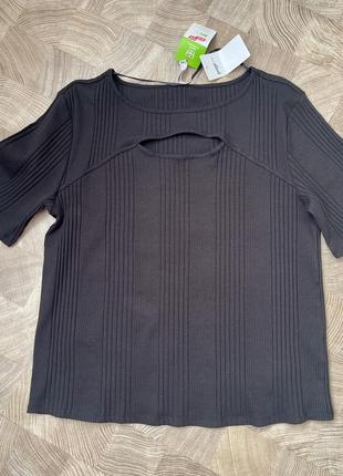 Нова футболка в рубчик