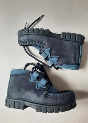 Замшевые ботинки