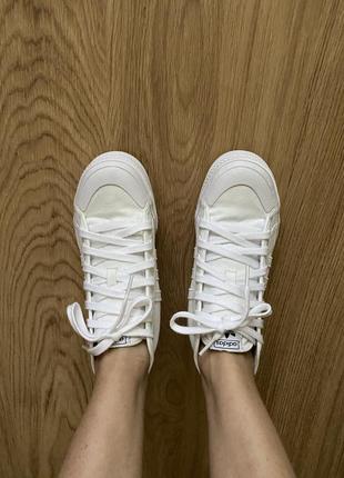 Високі кросівки adidas