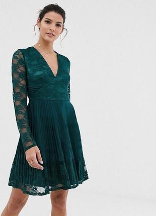 Плаття з ажурними рукавами та плісированим низом asos