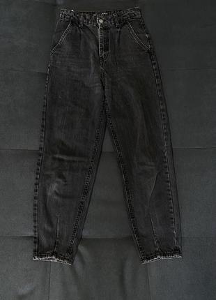 Черные джинсы мом stradivarius