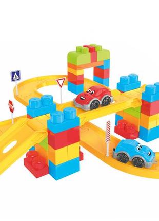 Пластиковый конструктор "автомобильная розвязка" с машинками и знаками (технок 8324) 100 элементов.