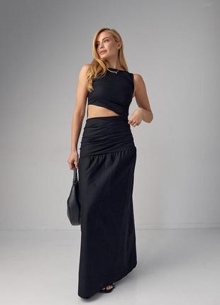 Платье макси с драпировкой и вырезом на талии - черный цвет, s (есть размеры)7 фото