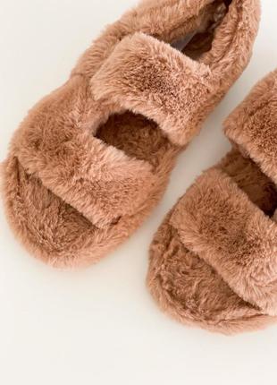 Трендові тапулі від primark