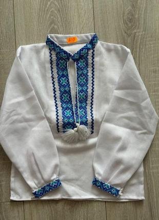 Очень красивая вышиванка для мальчика.