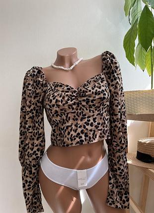 Топ з подовженим рукавом в леопардовий принт тренд boohoo xs-s