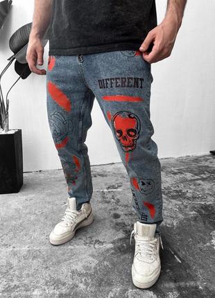 Синие джинсы мужские с принтами