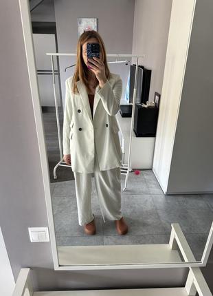 Брючный костюм mango