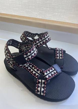 Босоножки zara 32р 2