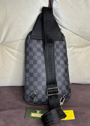 Сумка чоловіча louis vuitton avenue sling damir graphite з лого внизу s0012 фото