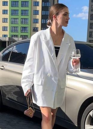 Оверсайз-пиджак белый черный беж