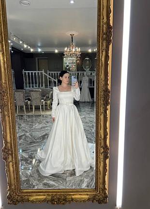Весельное платье katy corso