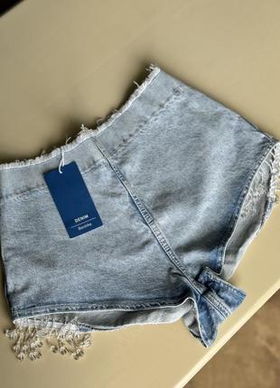 Джинсові шорти bershka з високою посадкою і дуже красивим кришталиками