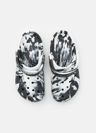 Клоги crocs classic marbled clog !3 фото
